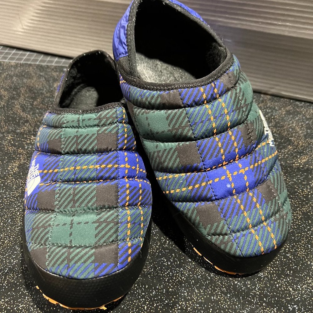 The North Face Thermoball Traction Mule V adult women size 9 slipper